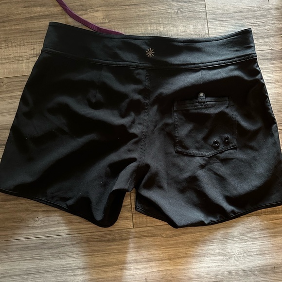 Athleta Boardshort with Floral Details Swim Surf In Black and Purple Size 6 - Picture 2 of 6